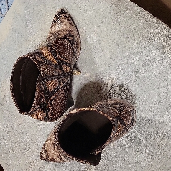 Faux Snake skin boots - Picture 6 of 7